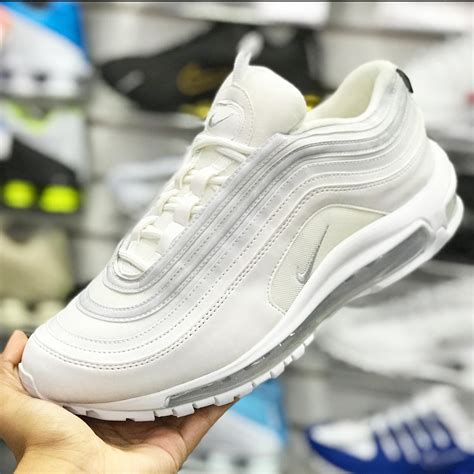 Air Max 97 Branco: O Tênis Branco Mais Icônico da Nike