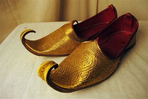 Aladdin's Shoes: A Magical Footwear for the Modern Era