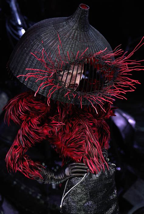 Alexander McQueen Women: A Guide to the Avant-Garde Icon