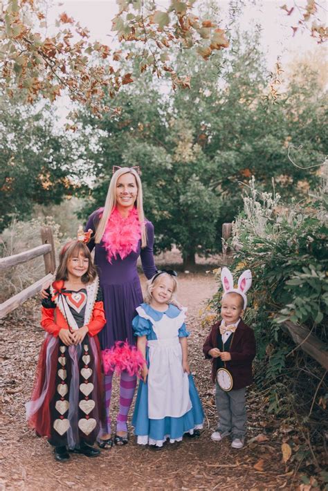 Alice in Wonderland Family Costume Ideas: Create a Magical Adventure into the Surreal Realm