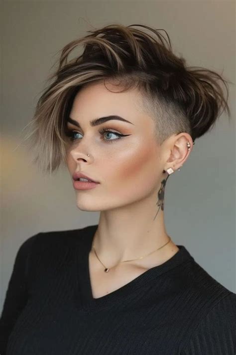 Alluring and Edgy: Embracing Alt Hairstyles in Toronto