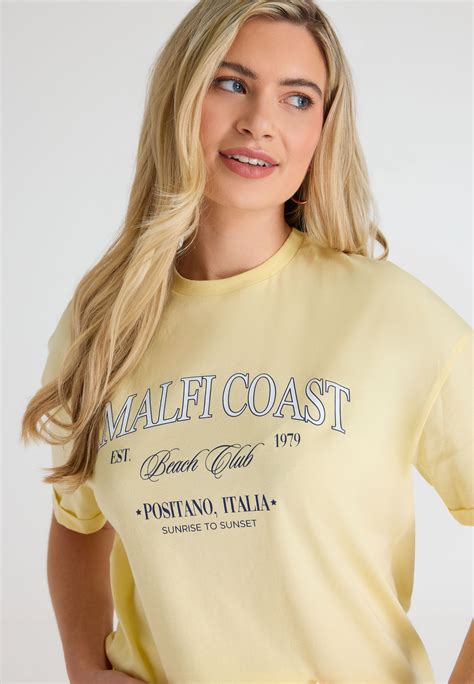 Amalfi Coast T-Shirt: A Timeless Symbol of Coastal Charm and Italian Elegance