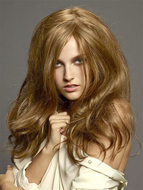 Amazing Blonde Long Wavy Layered High Quality Wigs: 2025 VS