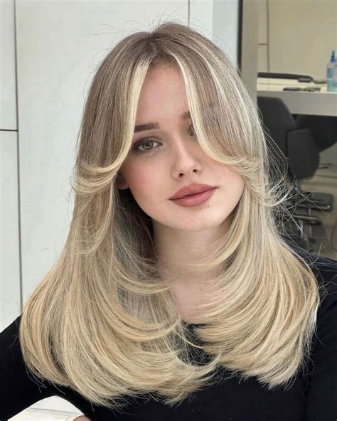 Amazing Straight Blonde With Bangs: New Design Wigs for 2025