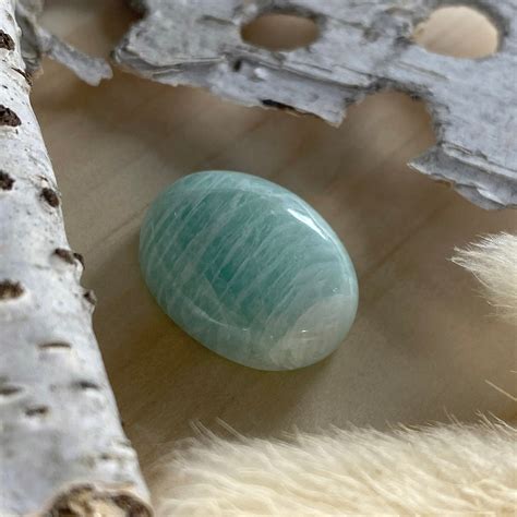 Amazonite: A 10,000-Character Exploration of Its Enchanting Hue