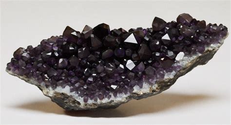 Amethyst Chevron: A Deeper Dive into the Realm of Healing