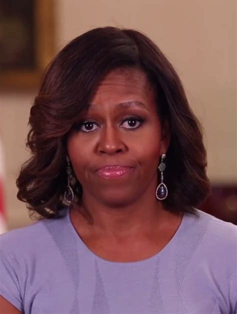 An In-depth Exploration of the 14" Wavy Full Lace Brown Layered Michelle Obama