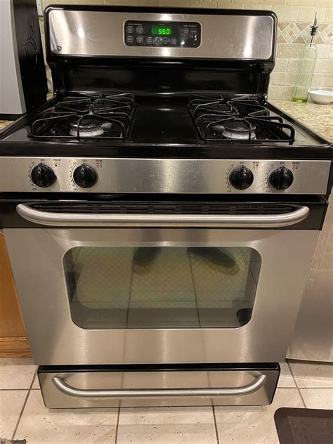 An Oven That Won't Heat But Burners Work: Cost to Replace Igniter