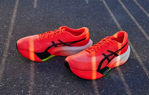 Anatomy of Innovation: Unveiling the ASICS Metaspeed Sky Paris