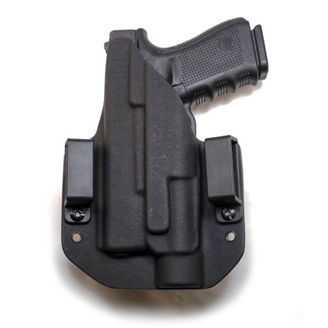 Anatomy of a Glock 19 Light-Bearing Holster