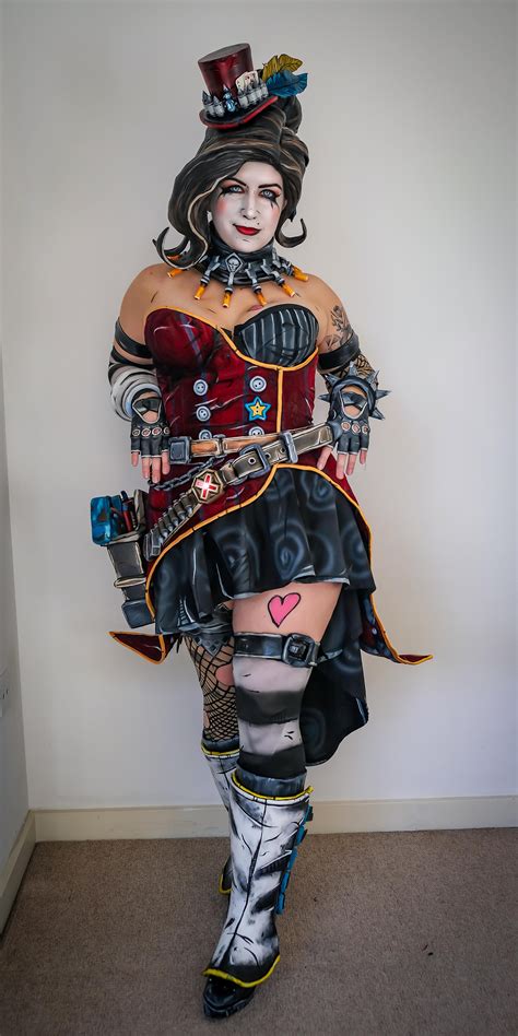 Anatomy of a Moxxi Cosplay