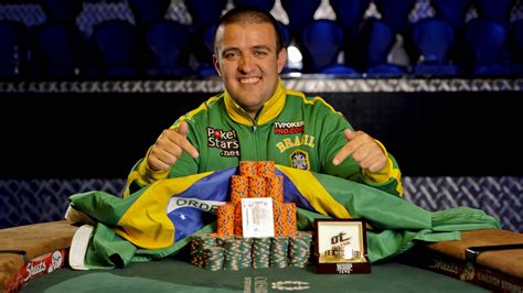 André Akkari: Um Titã do Poker Brasileiro e Inspiração para Empreendedor