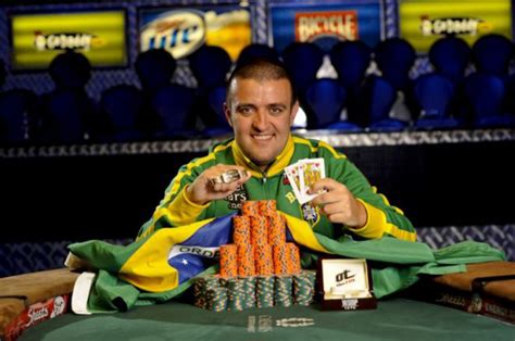 André Akkari: Um dos Maiores Jogadores de Poker do Brasil