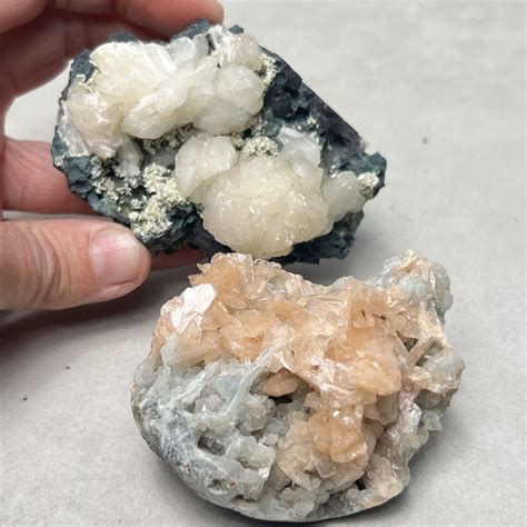 Apophyllite VS Stilbite: 2025 Crystal Comparison