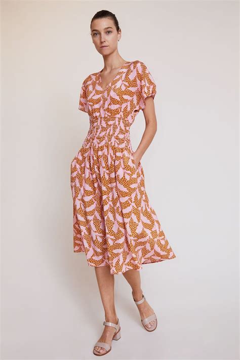 Apricot Clothing Dresses: 10,000+ Reasons to Look Fabulous