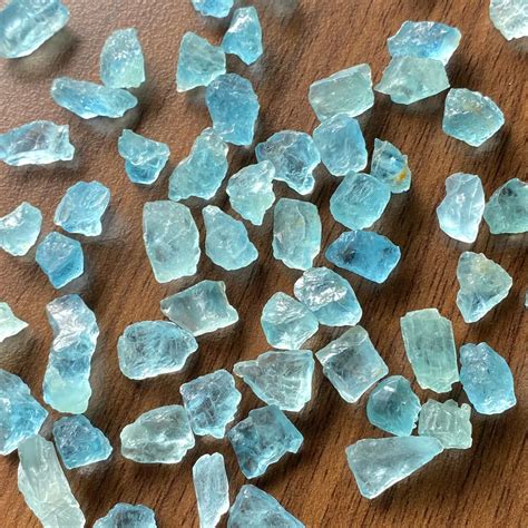 Aquamarine Stone Raw: Exploring the Depths of Serenity and Vitality