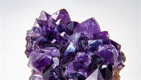 Aquarius Birthstone: A Guide to Understanding the Amethyst