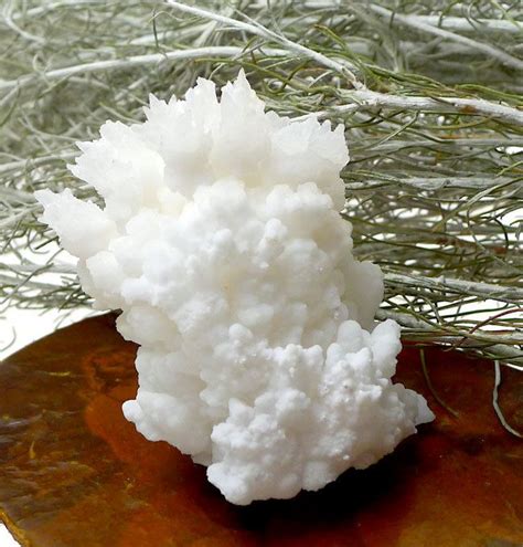 Aragonite White: The Unassuming Gemstone with Uncommon Applications