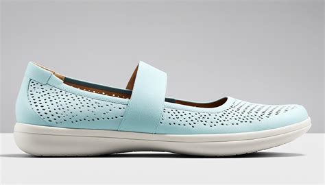 Arch Support Flats: The Ultimate Guide to Finding the Perfect Pair for Your Feet