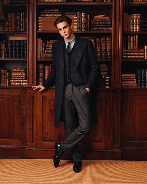 Armani Men's Shirts: Timeless Elegance and Sophisticated Style