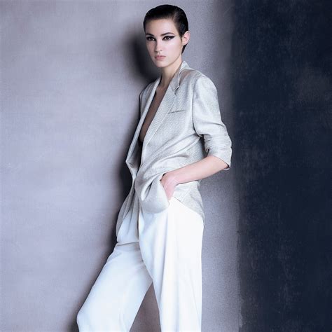 Armani Shirts: The Epitome of Feminine Elegance