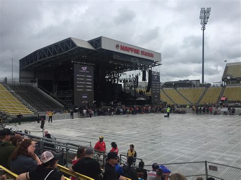 Arrive Early for Prime Seating: