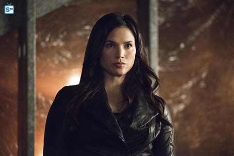 Arrow and Nyssa: A Dynamic Duo in Crisis Management