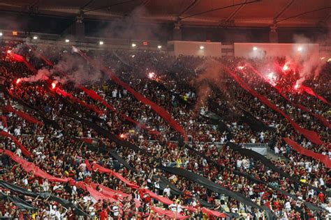 As Maiores Torcidas do Mundo: Paixão e Fanatismo pelo Futebol