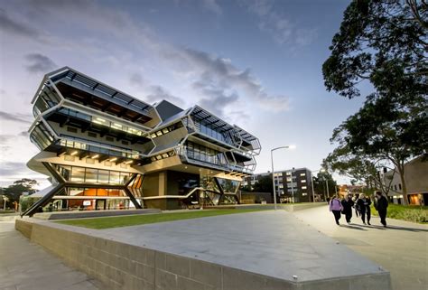 As a beacon of academic excellence and innovation, Monash Singapore offers a transformative learning experience to students from all walks of life.