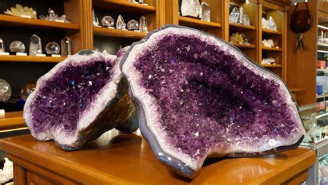 Asheville Crystal Shops: A Glittering Guide to Gemstone Treasures