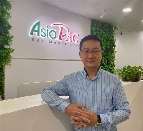Asiapac 數位行銷服務，展示團隊合作場景