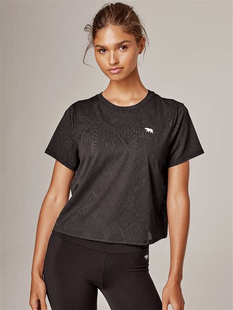 Athletic Cut Tee Shirts: Elevate Your Workout Style and Performance