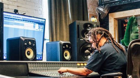 Audio and Video Technicians: A Vital Role in the Multimedia Revolution