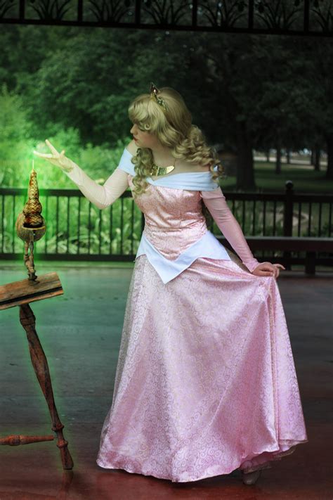 Aurora Sleeping Beauty cosplay