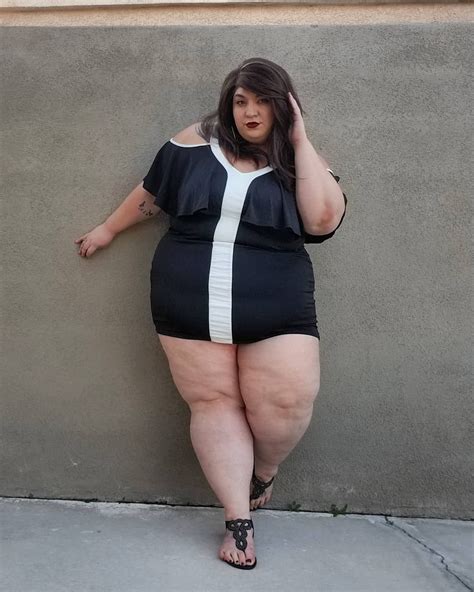 Ava Pie BBW