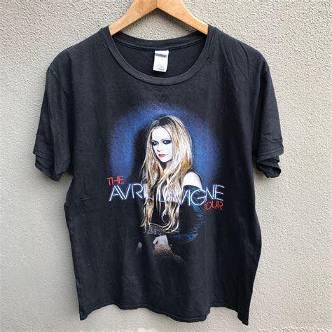 Avril Lavigne T-Shirts: Express Your Punk Rockstar Style