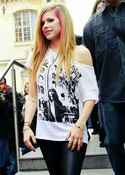 Avril Lavigne Tee Shirts: A Guide to the Punk-Pop Princess's Style