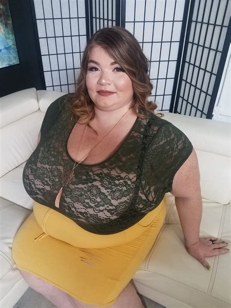 BBW Lexi Luxe: The Sensational Plus-Size Model Breaking Boundaries