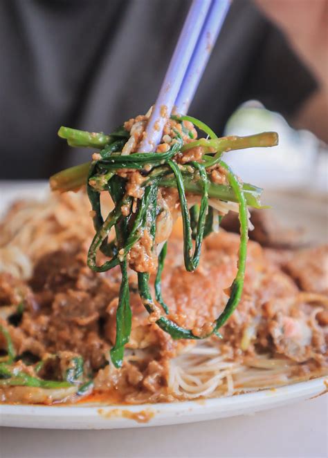 Bak Kee Teochew Satay Bee Hoon: A Savory Symphony in a Bowl Since 1953