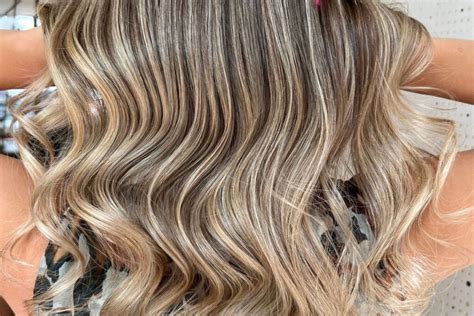 Balayage Partial vs. Full: The Ultimate Guide to Choosing the Perfect Highlights