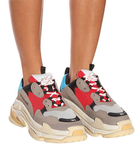 Balenciaga Triple S Shoes: A Bold Statement in Fashion and Footwear