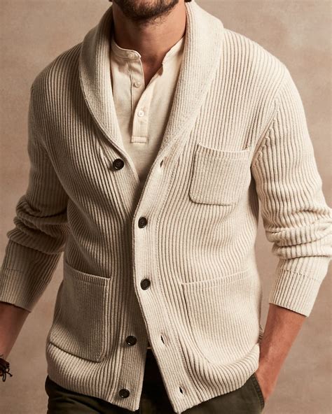 Banana Republic Oatmeal Heather Shirt: A Must-Have for Every Wardrobe