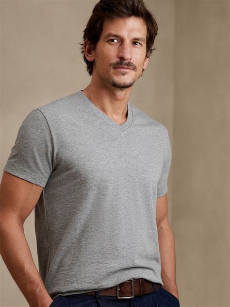 Banana Republic V-Neck T-Shirt: The Ultimate Guide to the Perfect Fit, Style, and Comfort