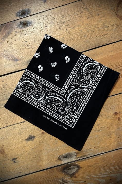 Bandana Black Shirt: A Timeless Accessory for Style and Functionality