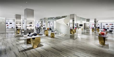 Barneys New York NYC: A Retail Icon at the Edge of a New Era