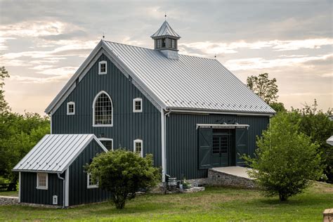 Barns of America PDF