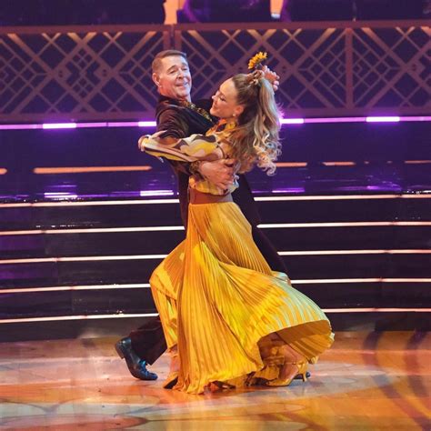 Barry Williams' Journey on Dancing with the Stars: A Comprehensive Overview