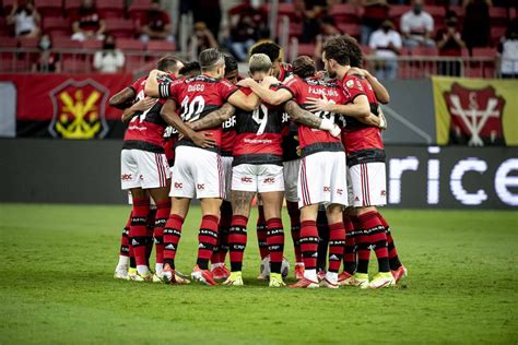 Basquetebol do Clube de Regatas do Flamengo: Uma Tradição de Vitórias e Paix&at