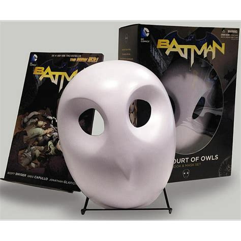 Batman The Court of Owls Mask and Book Set (The New 52) Reader