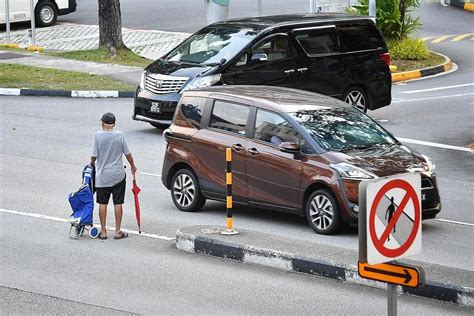 Be Aware: The Hefty Fine for Jaywalking in Singapore